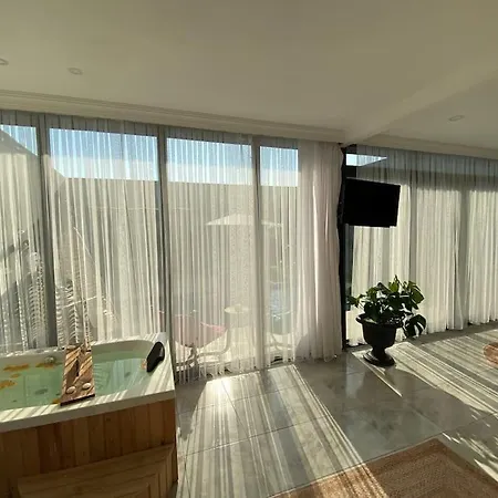 Crystal De-luxe