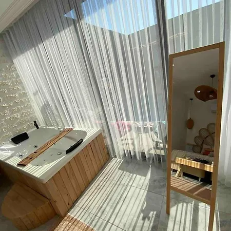Crystal De-luxe
